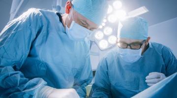 vanessa pakte haar darmklachten aan met een neurostimulator - Neurostimulator inplanten bij darmproblemen bij personen met MS