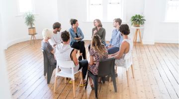 Yana bekijkt elke dag als een nieuwe dag - Lotgenotencontact bij darmproblemen bij personen met MS