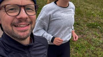 Valerie en Edwin lopen