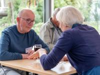 Help mee als organisatie - Twee personen in gesprek