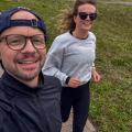 Valerie en Edwin lopen